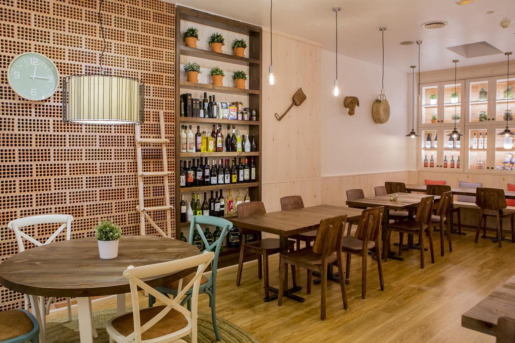 Hostal La Creu Mora d'Ebre Exterior photo
