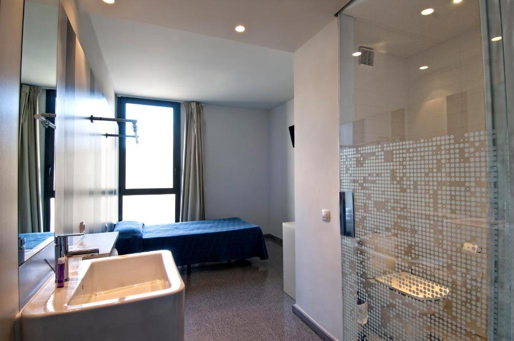 Hostal La Creu Mora d'Ebre Exterior photo
